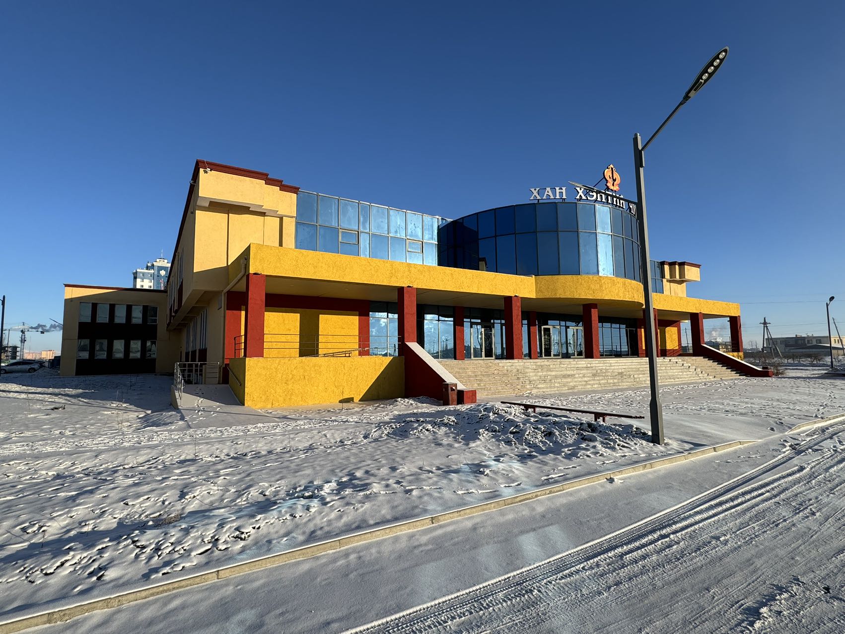 蒙古國(guó)-肯特會(huì)議中心劇院——舞臺(tái)機(jī)械、燈光、音響、LED屏